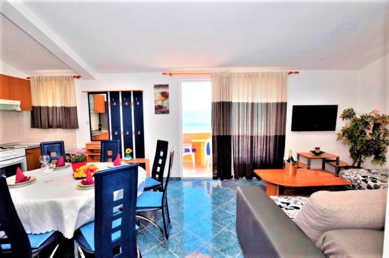 Marinovi Dvori Apartment Slatine Exterior foto