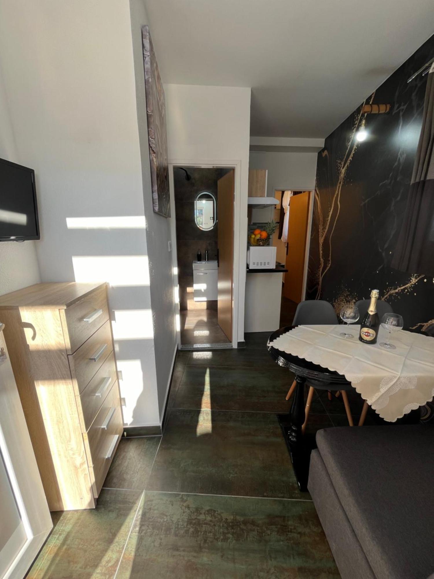 Marinovi Dvori Apartment Slatine Exterior foto