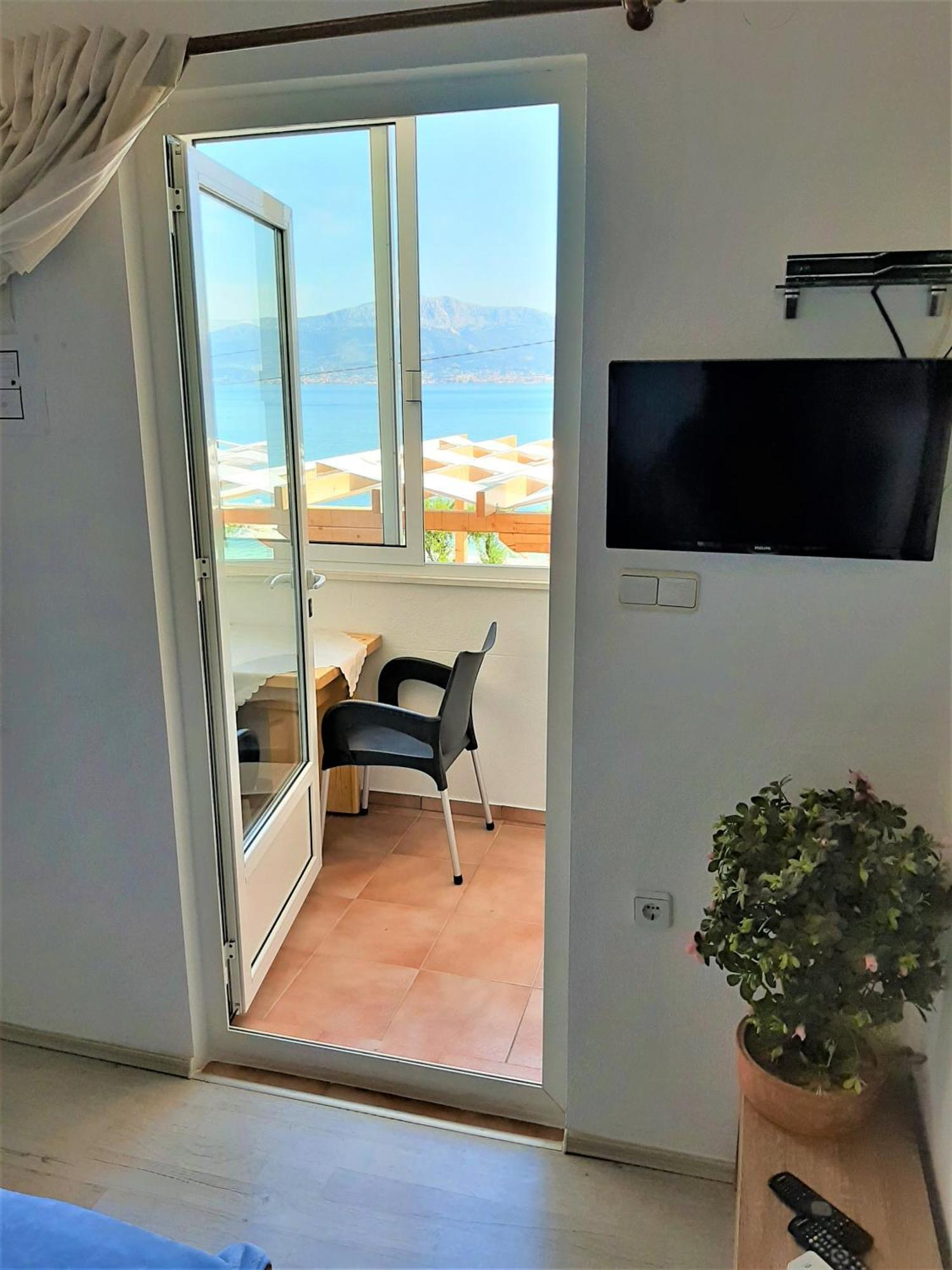 Marinovi Dvori Apartment Slatine Exterior foto